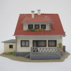 Suburb house - Image 3