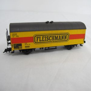 Fleischmann commercial wagon yellow and red