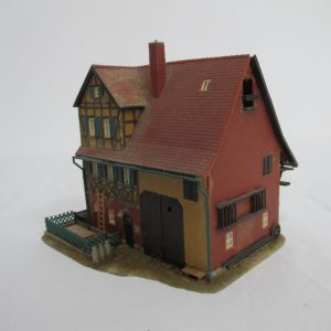 House with garage and yard - Image 6