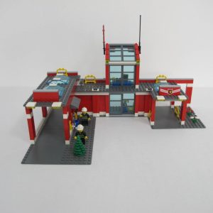 Fire Station. Complete without instructions or box - Image 11