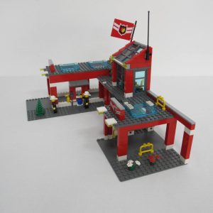 Fire Station. Complete without instructions or box - Image 14