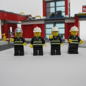 Fire Station. Complete without instructions or box - Image 15