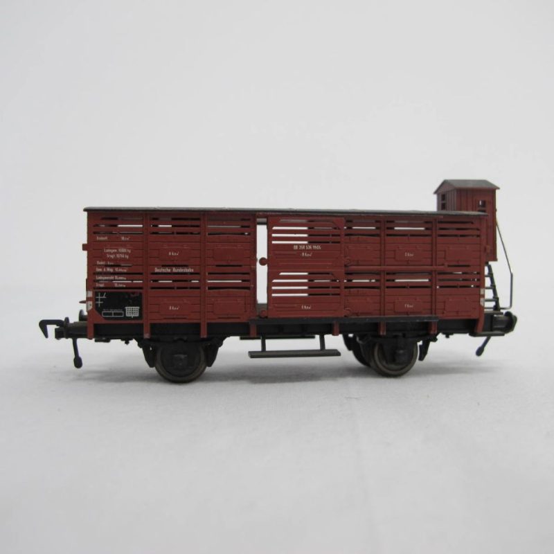 Closed cattle wagon with breakershouse - Image 7