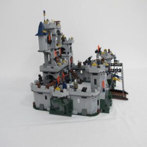 King's Castle Siege. Complete with instructions, no box - Image 13