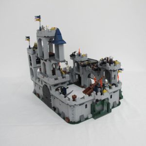 King's Castle Siege. Complete with instructions, no box - Image 15
