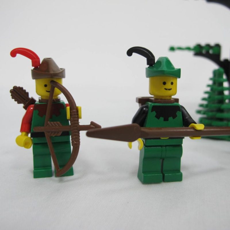 Camouflaged Outpost. Complete and with instructions, no box. Including rear black feather - Image 11