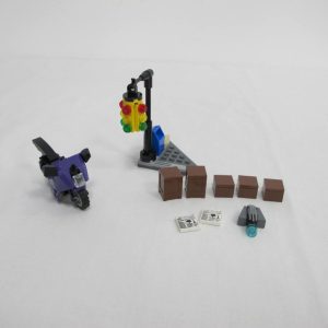 Catwoman Catcycle City Chase. Incomplete with instructions, no box - Image 9