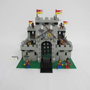 King's Castle. Complete with instructions, no box - Image 11