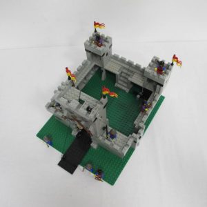 King's Castle. Complete with instructions, no box - Image 21