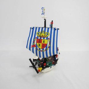 Armada Flagship. Complete with instructions and box - Image 6