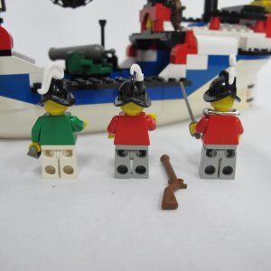 Armada Flagship. Complete with instructions and box - Image 11