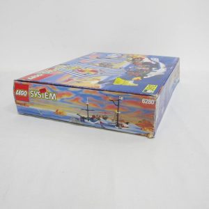 Armada Flagship. Complete with instructions and box - Image 18