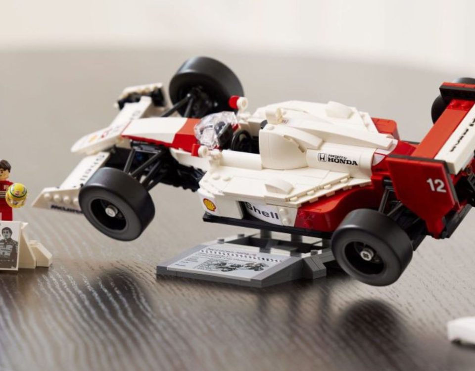 LEGO 10330 - McLaren MP4/4 & Ayrton Senna