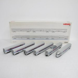 Streamliner train Amtrak