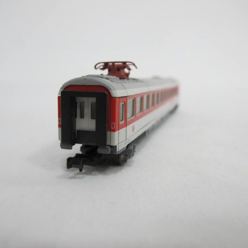 IC/EC dining car, type/model WRmz 137.0, 4-axle, red/light grey, 'on-board restaurant', with single-arm pantograph - Image 11