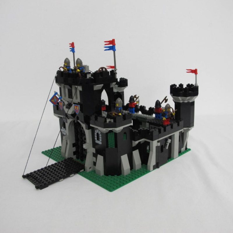 Black Monarch's Castle. Complete with instructions, no box - Image 23