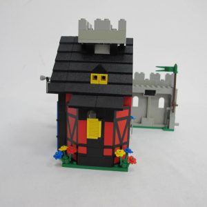 Guarded Inn. Complete with instructions, no box - Image 5
