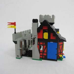 Guarded Inn. Complete with instructions, no box - Image 6