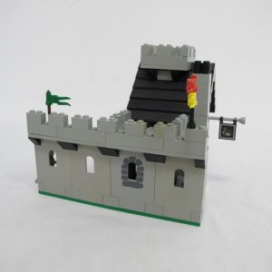 Guarded Inn. Complete with instructions, no box - Image 8
