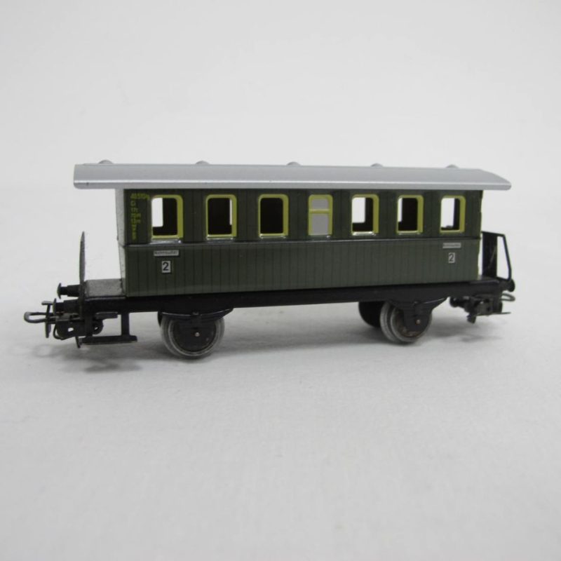 Tin passenger car green - Image 12