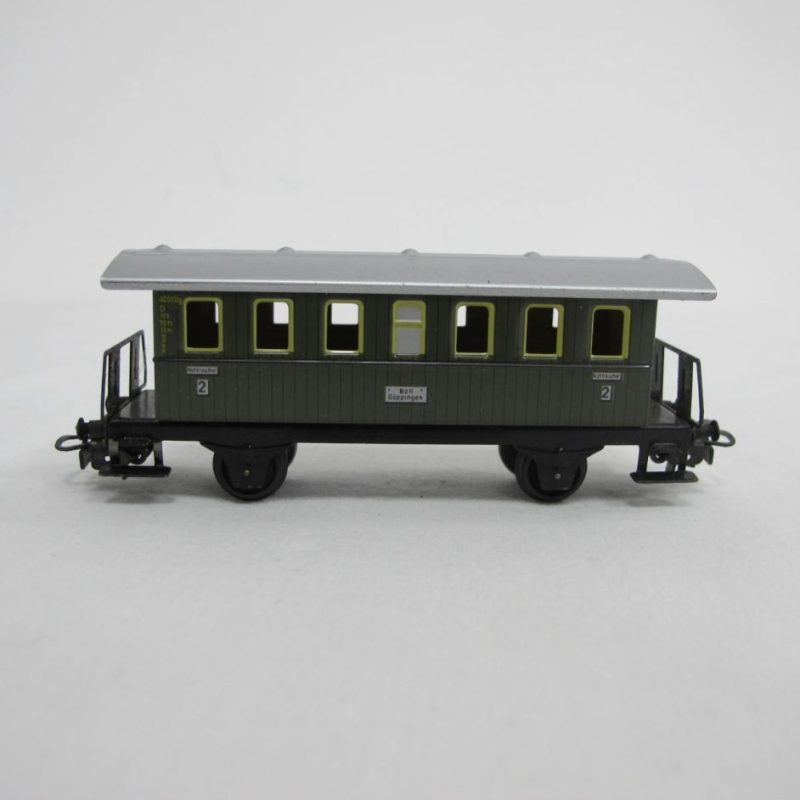Tin passenger car green - Image 3