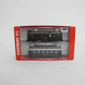 Set of 2 passenger coaches auxiliary train
