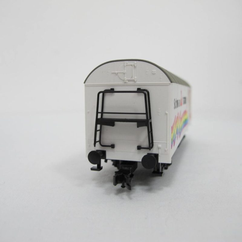 Stabilo rolling painting studio - Image 15