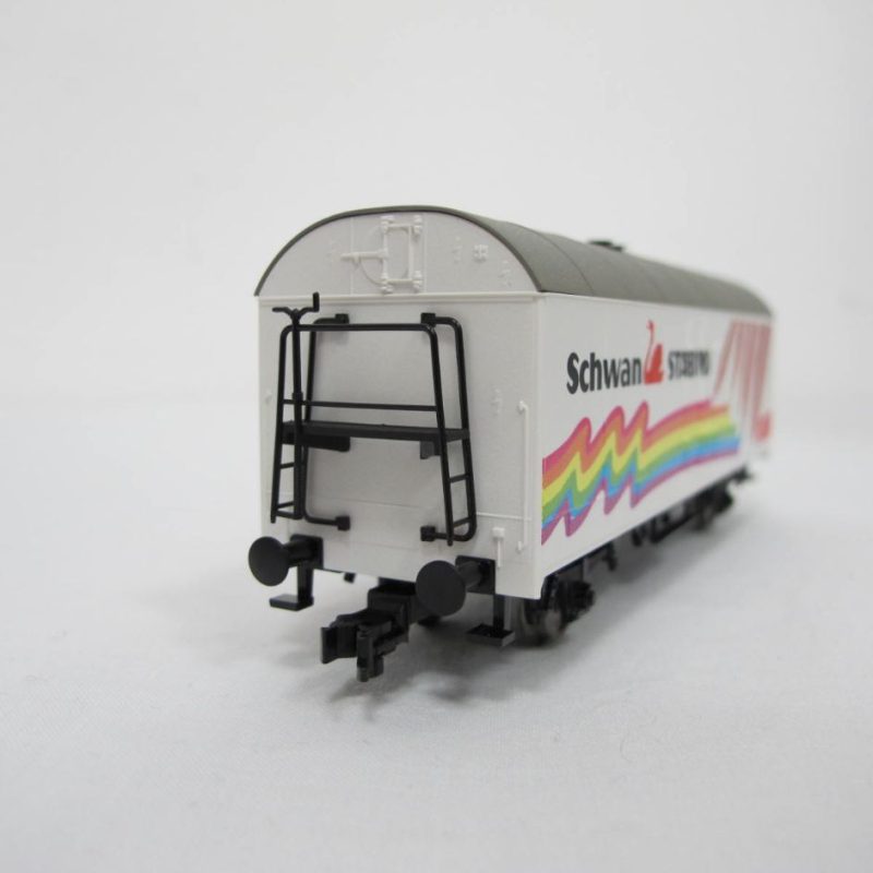 Stabilo rolling painting studio - Image 17