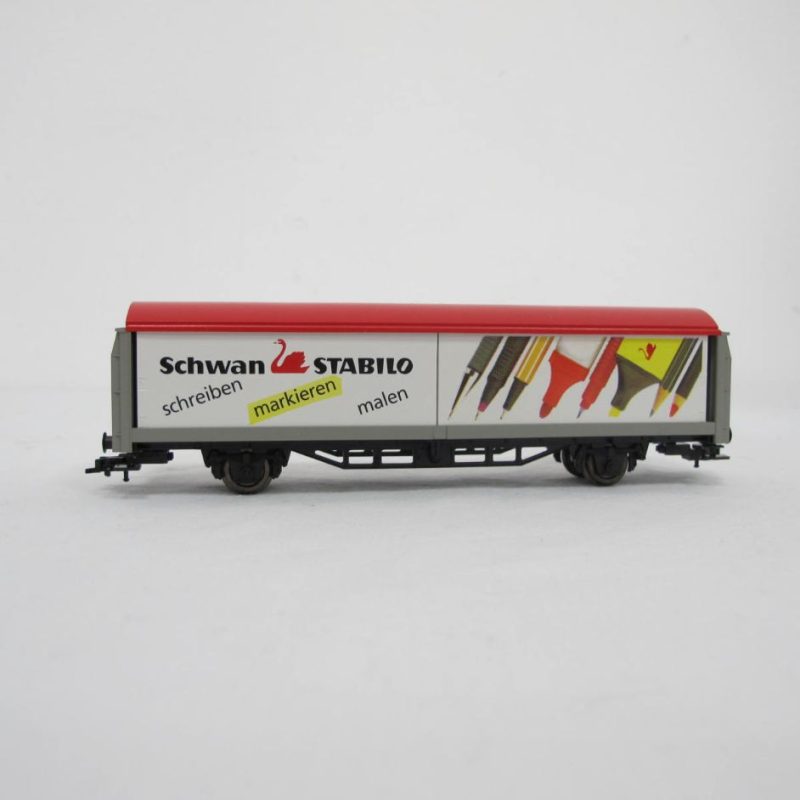 Stabilo rolling painting studio - Image 28