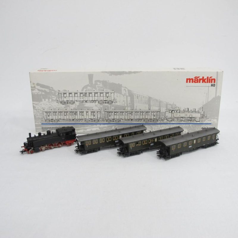 DRG passenger train 4-part set with BR 75