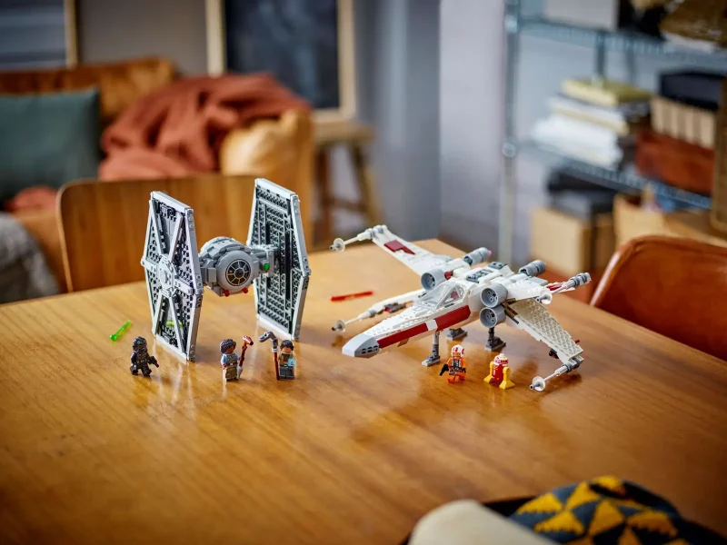 LEGO Star Wars 75393 TIE Fighter & X-Wing Mash-up