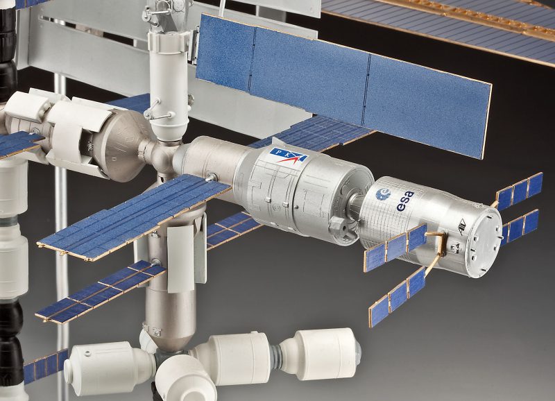 25th Anniversary "ISS" Platinum Editio - Image 9