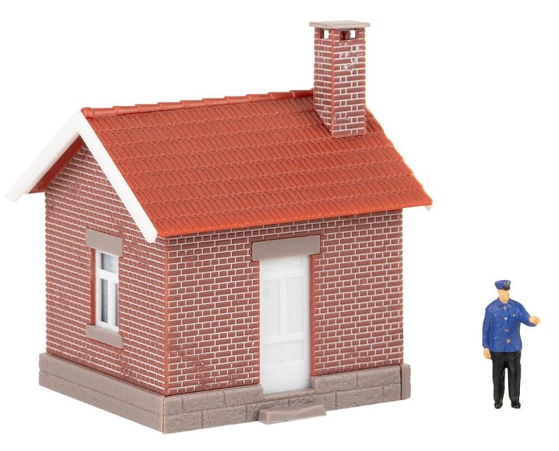 Railway shack with railway attendant - Image 3