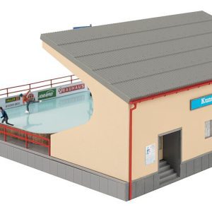 Artificial ice rink with moving figure - Image 4