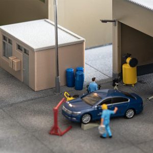 9 plastic barrels - Image 2