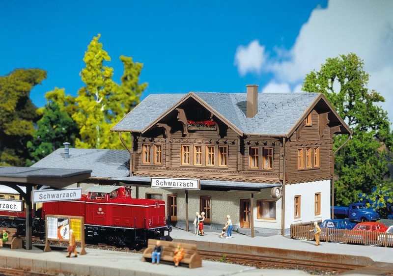 Schwarzach railway station