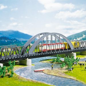 Arch bridge