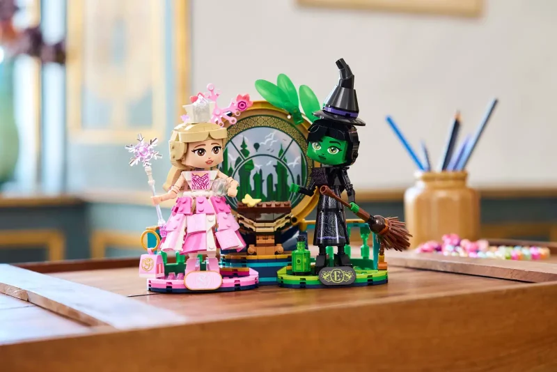 LEGO Wicked 75682 Elphaba & Glinda Figures