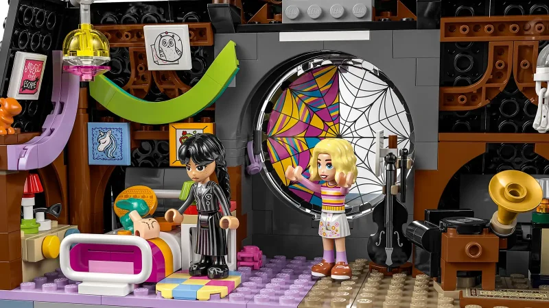 LEGO 76781 Wednesday & Enid's Dorm Room