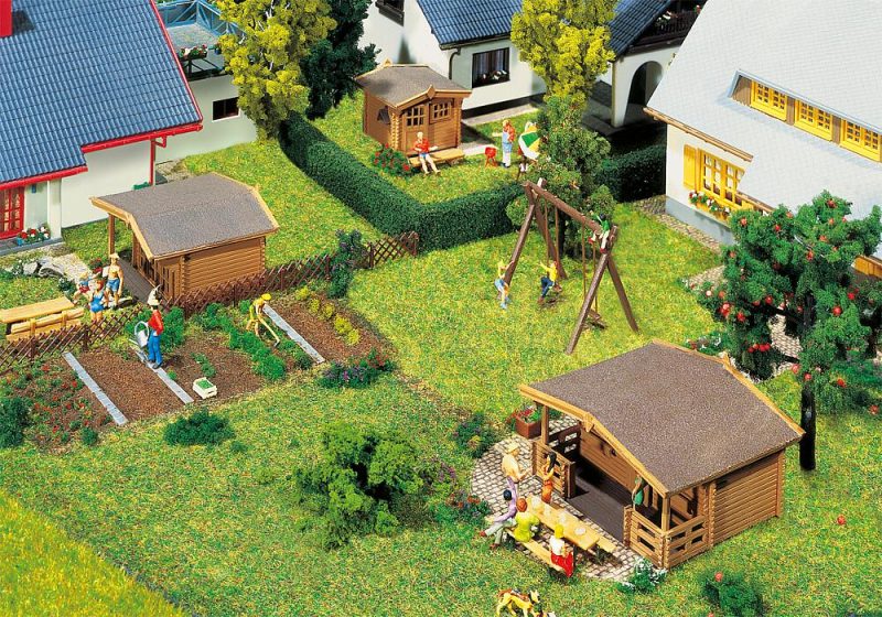 3 garden houses