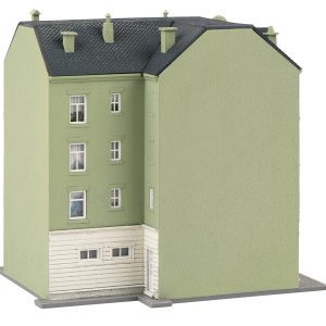 Townhouse with pub - Image 2