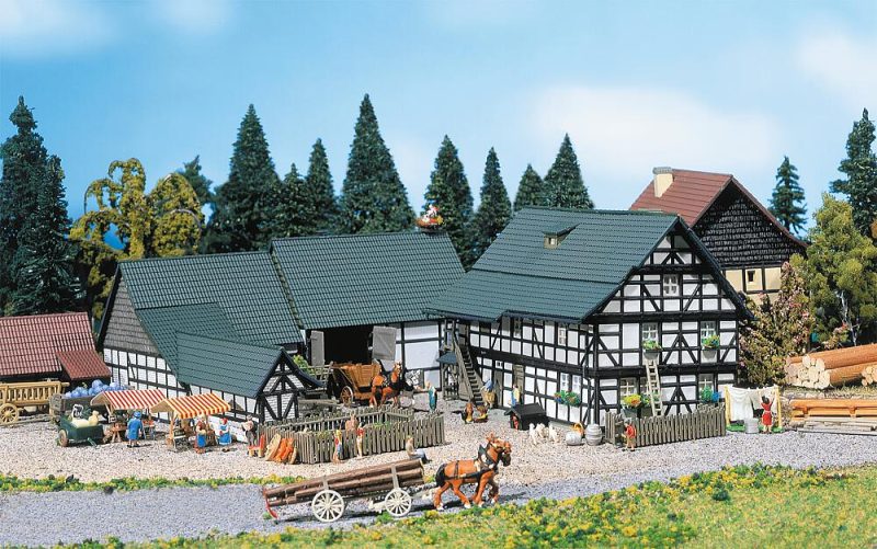 Three-sided farm
