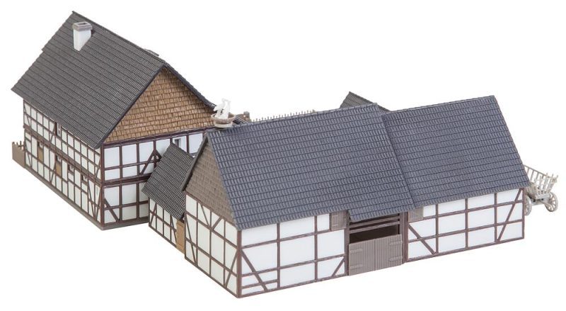 Three-sided farm - Image 3