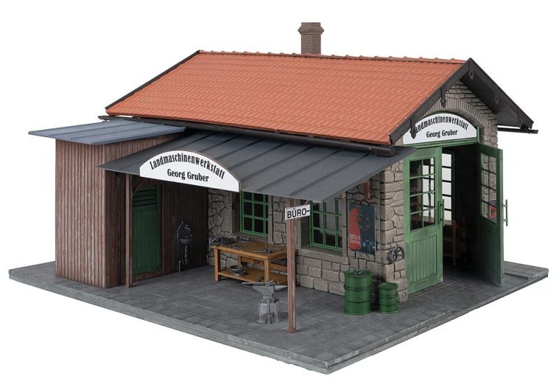 Agricultural machinery workshop - Image 3