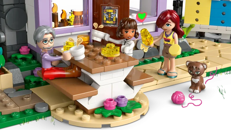 LEGO Friends 42669 Beekeepers' House and Flower Garden