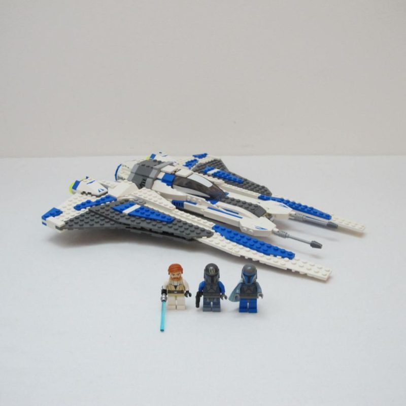 Pre Vizsla's Mandalorian Fighter. Complete with instructions and box - Image 12