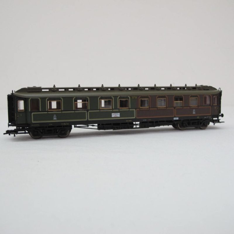 1st/2nd/3rd class express train coaches. - Image 2